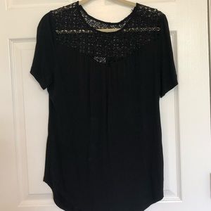 Black cotton tee with crochet neckline